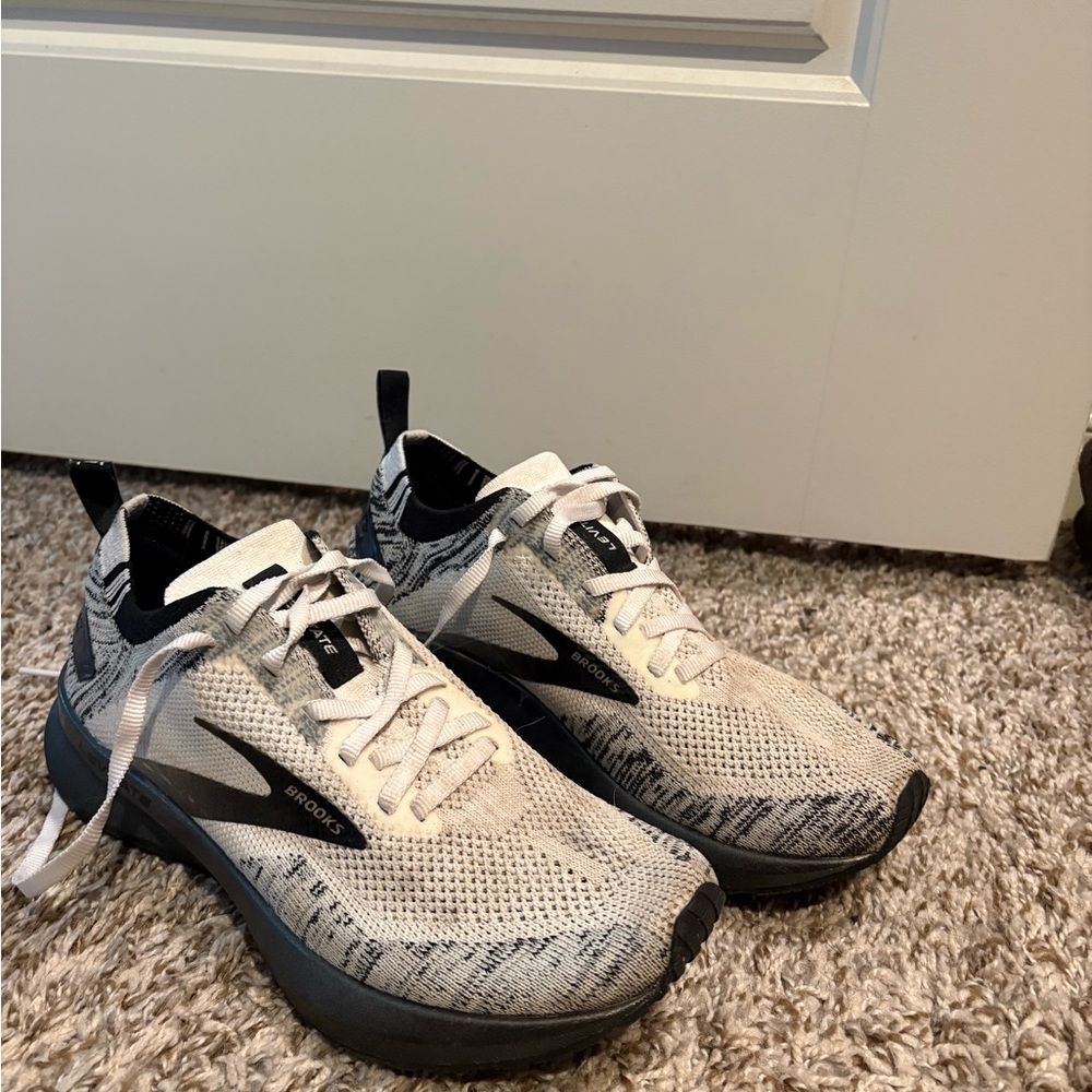 Brooks Levitate 4